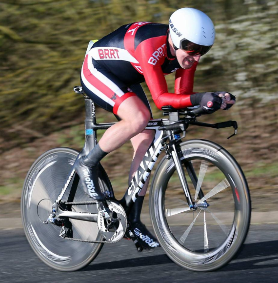 A nice aerodynamic position ensures a good result in cycling time trials